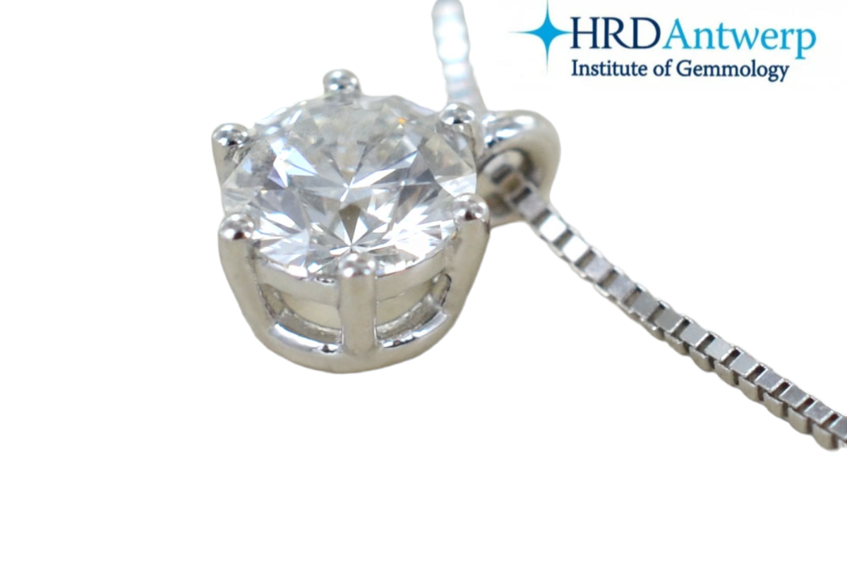 Collar de punto de luz con certificación HRD en oro blanco con diamante natural D VVS1 de 0,60 ct
