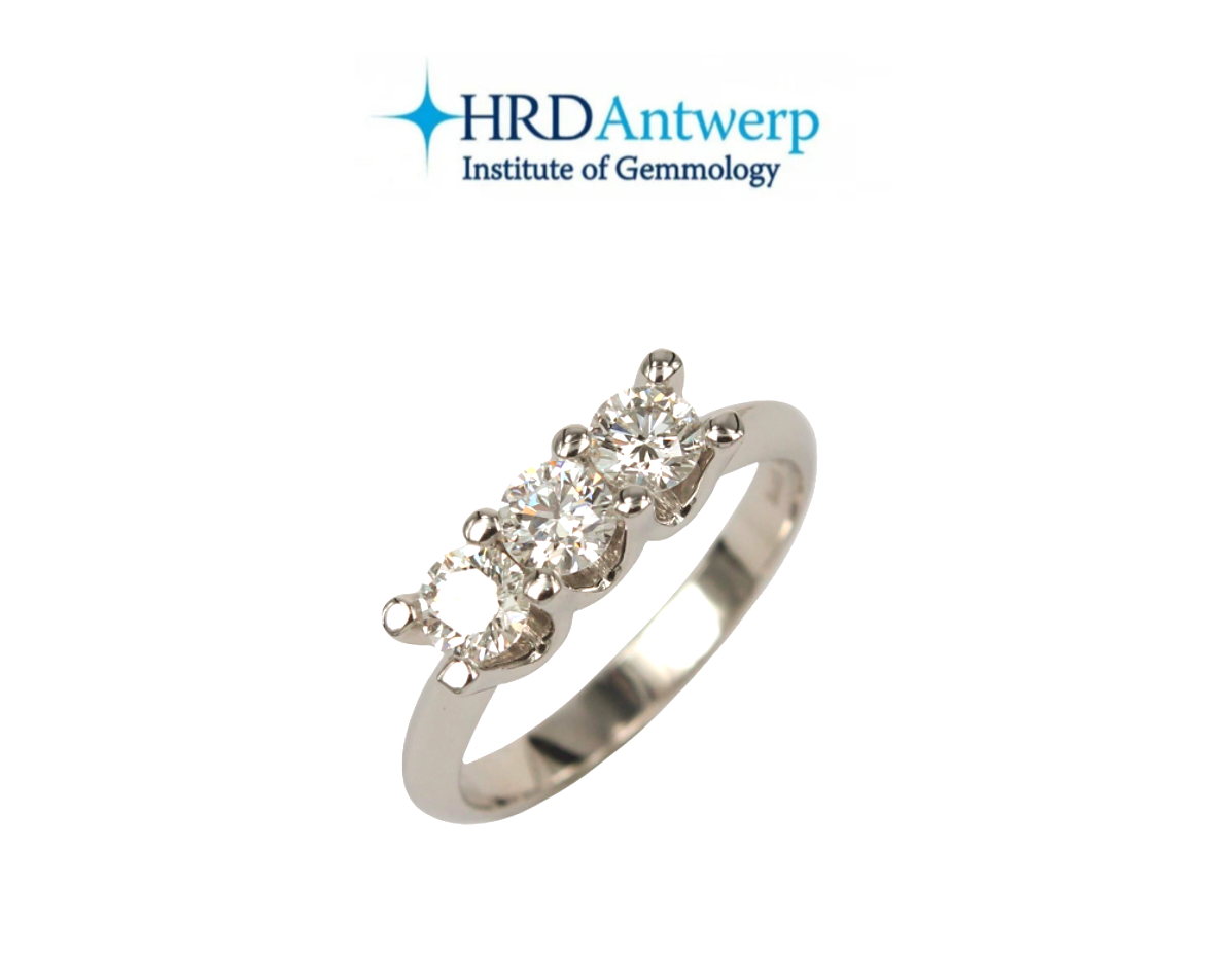 Anello Trilogy certificato HRD in oro bianco 18k e 3 diamanti naturali 0,56 ct
