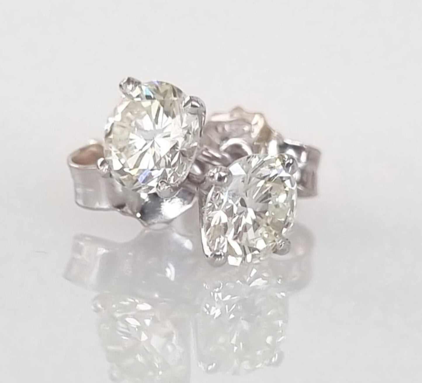 Orecchini - 18 carati Oro bianco - 2.10ct. tw. Diamante (Naturale)