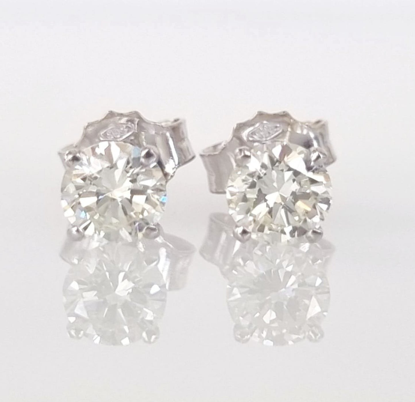 Orecchini - 18 carati Oro bianco - 2.10ct. tw. Diamante (Naturale)