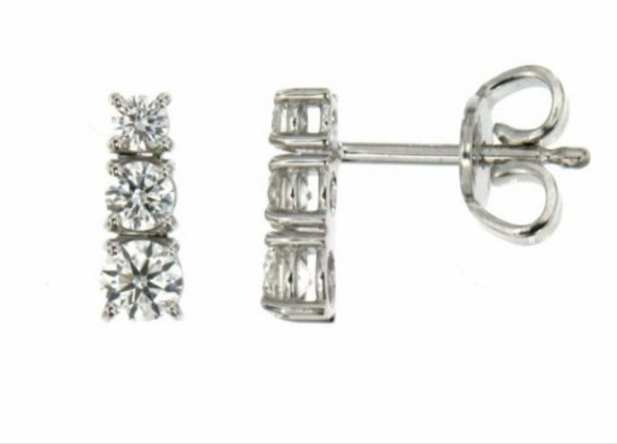 Conjunto completo de colgante y pendientes punto de luz trilogía en oro blanco 750 de 18k y 9 diamantes naturales 2,10 ct EF