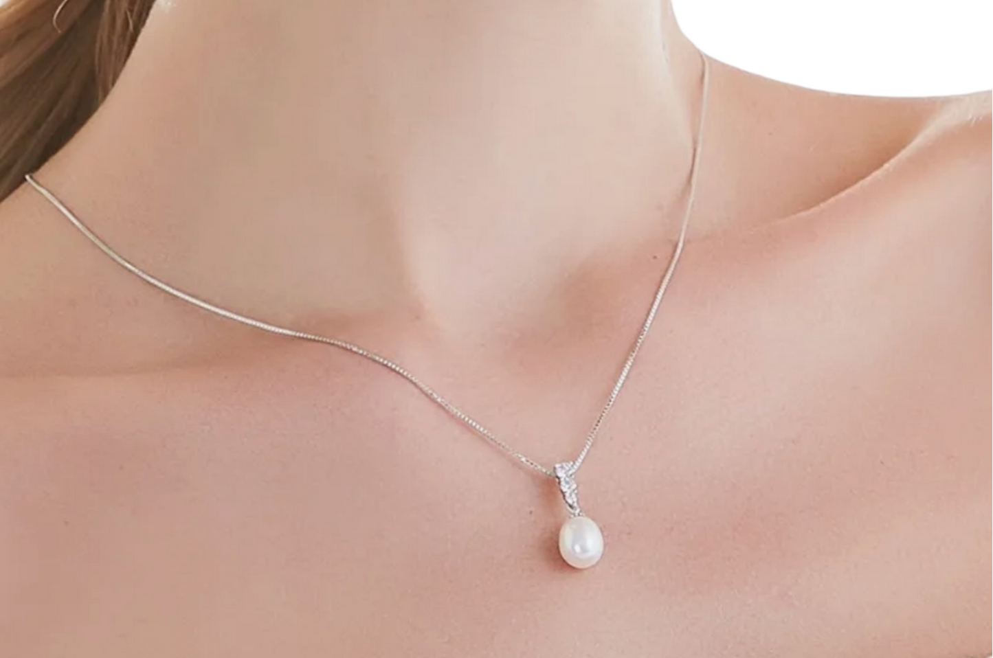gold trilogy necklace with 0.38ct natural diamond and natural pearl