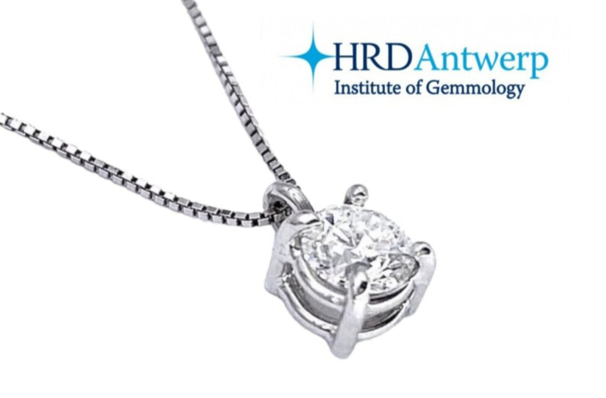 Collar de punto de luz con certificación HRD en oro blanco con diamante natural D VVS1 de 0,30 ct
