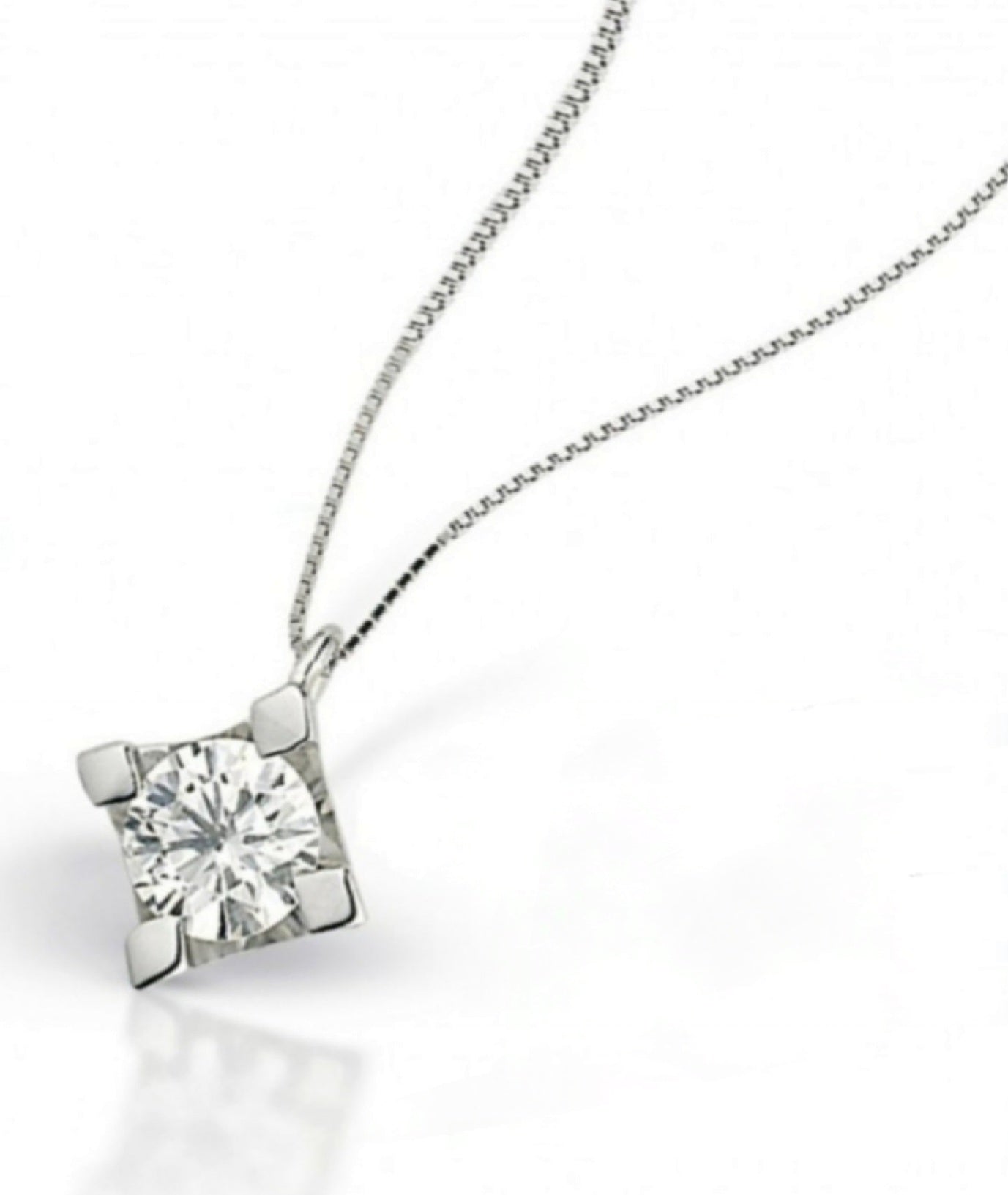 Colgante de punto de luz cuadrado en oro blanco de 18 k con diamantes naturales de 0,10 ct